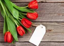 Bukiet tulipanów z bilecikiem