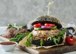 Burger z mięsem i warzywami