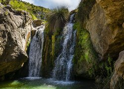 Skały, Wodospad, Cascada de Santiuste, Kępka, Trawy, Rośliny, Hiszpania