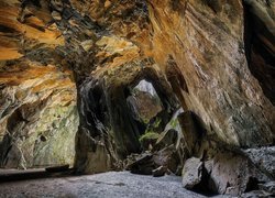 Cathedral Cave w Parku Narodowym Lake District