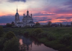 Cerkiew nad rosyjską rzeką Ustya