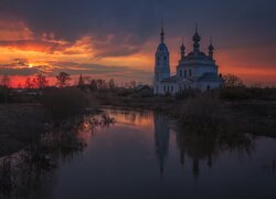 Cerkiew nad rzeką Ustya w Savinskoye