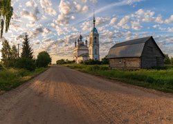 Cerkiew przy drodze w Savinskoye