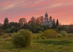 Cerkiew, Zachód słońca, Drzewa, Debolovskoye, Obwód jarosławski, Rosja
