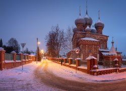 Cerkiew, Zmartwychwstania Pańskiego, Zima, Śnieg, Droga, Ogrodzenie, Latarnie, Miejscowość, Kostroma, Rosja