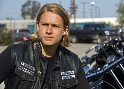 Charlie Hunnam jako Jackson Jax Teller w serialu Synowie Anarchii