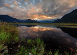 Góry, Jezioro Pitt Lake, Chmury, Prowincja Kolumbia Brytyjska, Kanada