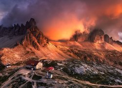 Włochy, Góry, Tre Cime di Lavaredo, Dolomity, Domy, Chmury