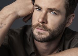 Chris Hemsworth z brodą