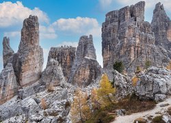 Góry, Dolomity, Skały, Cinque Torri, Drzewa, Włochy