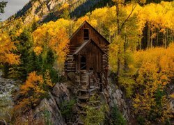 Stany Zjednoczone, Kolorado, Młyn wodny, Crystal Mill, Jesień, Drzewa, Skały