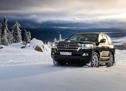 Czarna, Toyota Land Cruiser, 2016, Zima