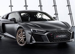 Czarne Audi R8 Coupe Decennium