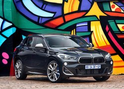 Czarne, BMW X2 M35i, Mural