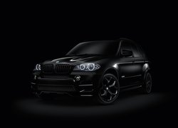 Czarne BMW X6 w 3D