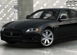 Czarne Maserati Quattroporte