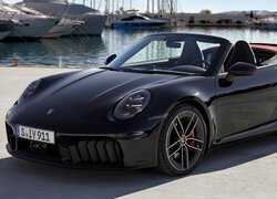 Czarne Porsche 911 Carrera GTS Cabriolet