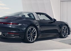 Czarne Porsche 911 Targa S