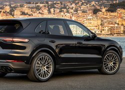 Czarne, Porsche Cayenne Platinum