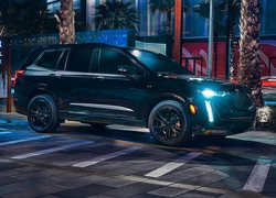 Czarny Cadillac XT6