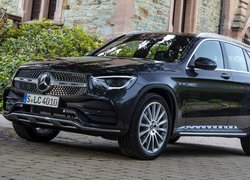 Czarny Mercedes-AMG CLA 45