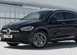 Czarny, Mercedes-Benz GLA