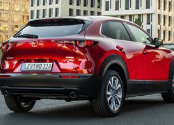 Czerwona Mazda CX-30