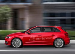 Czerwone Audi A3 e-tron