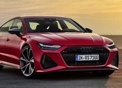 Czerwone Audi RS 7 Sportback