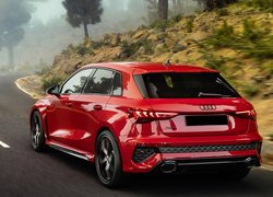 Czerwone Audi RS3 Sportback