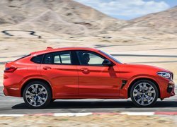 Czerwone BMW X4 M