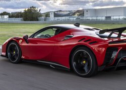 Czerwone Ferrari SF90 XX Stradale