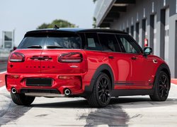 Czerwono-czarny Mini John Cooper Works Clubman