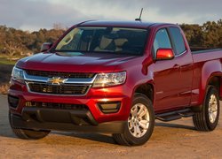 Czerwony Chevrolet Colorado