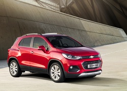 Czerwony Chevrolet Trax rocznik 2016