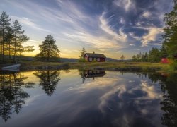 Jezioro Vaeleren, Domki, Drzewa, Chmury, Odbicie, Ringerike, Norwegia