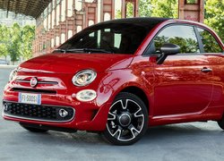 Czerwony Fiat 500C