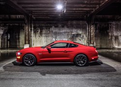 Ford Mustang GT, Bok