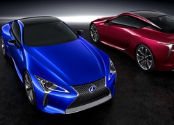 Czerwony i niebieski Lexus LC 500 podczas prezentacji