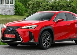 Czerwony Lexus UX 250h F Sport