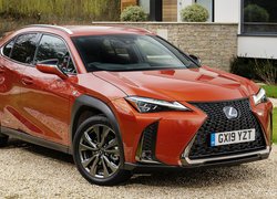 Czerwony Lexus UX Hybryda