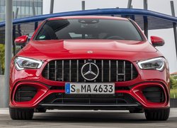 Czerwony Mercedes-AMG CLA 45 S