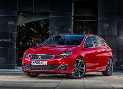 Czerwony samochód Peugeot 308 GTi rocznik 2016