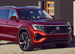 Czerwony Volkswagen Atlas R