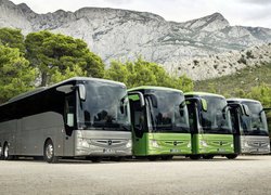 Cztery autobusy Mercedes-Benz Tourismo