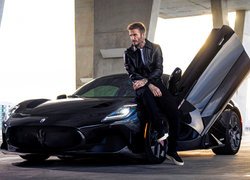 David Beckham z Maserati MC20 Coupe Fuoriserie