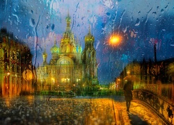 Deszczowy Petersburg z widokiem na cerkiew