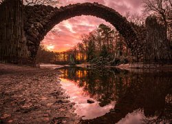 Most, Devils Bridge, Wieczór, Jezioro, Rakotz Lake, Jesień, Saksonia, Park Rododendronów Kromlau, Niemcy