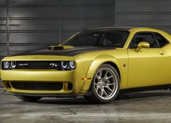 Żółty, Dodge Challenger RT