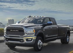 Dodge RAM 3500, Droga